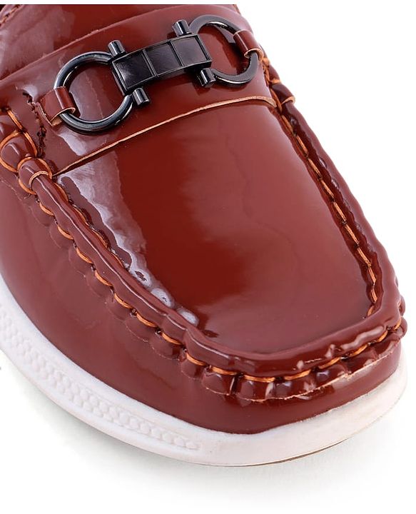 Pine Kids Solid Colour Loafer With 3D Applique - Brown
