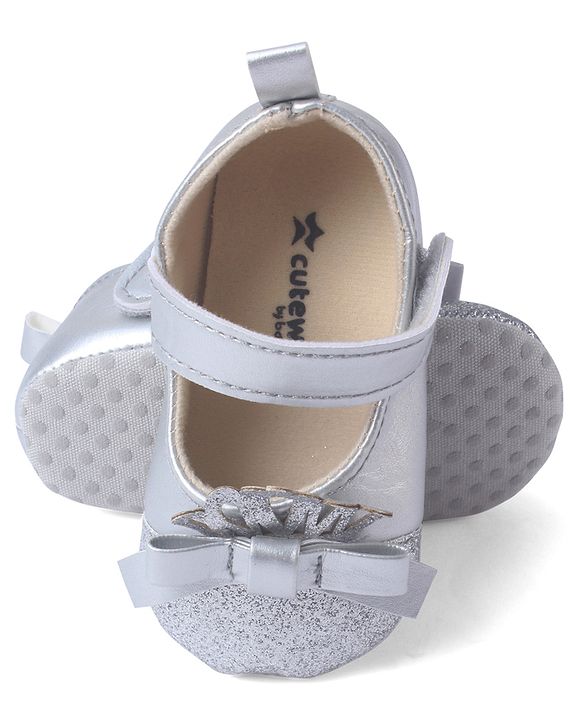 Cute Walk by Babyhug Velcro Closure Booties with Shimmer Floral Applique - Pink