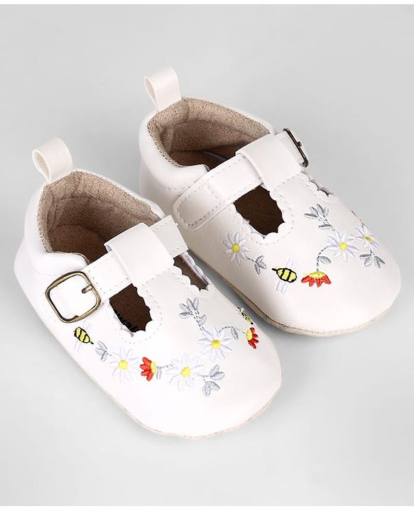 Cute Walk by Babyhug Velcro Closure Booties with Embroidery - Pink
