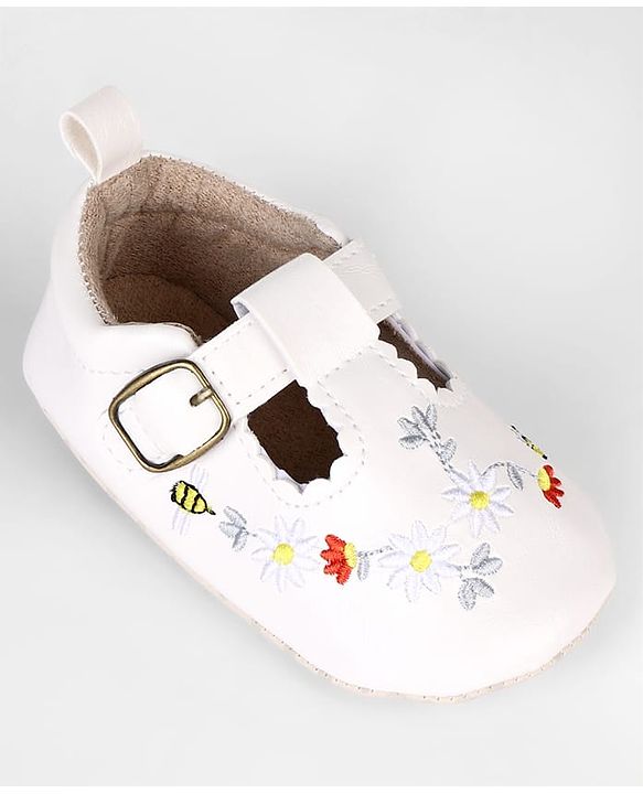 Cute Walk by Babyhug Velcro Closure Booties with Embroidery - Pink