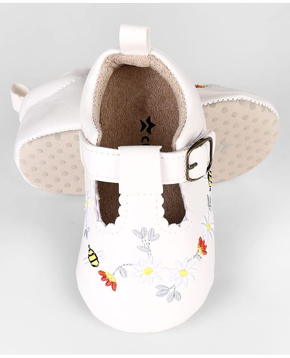 Cute Walk by Babyhug Velcro Closure Booties with Embroidery - Pink