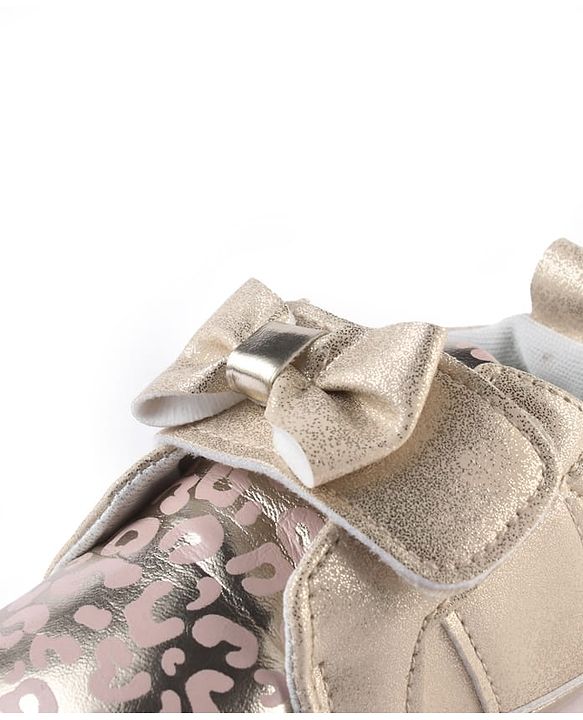 Cute Walk by Babyhug Booties With Velcro Closure & Bow Applique - Pink