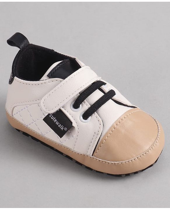 Cute Walk by Babyhug Velcro Closure Booties - Blue