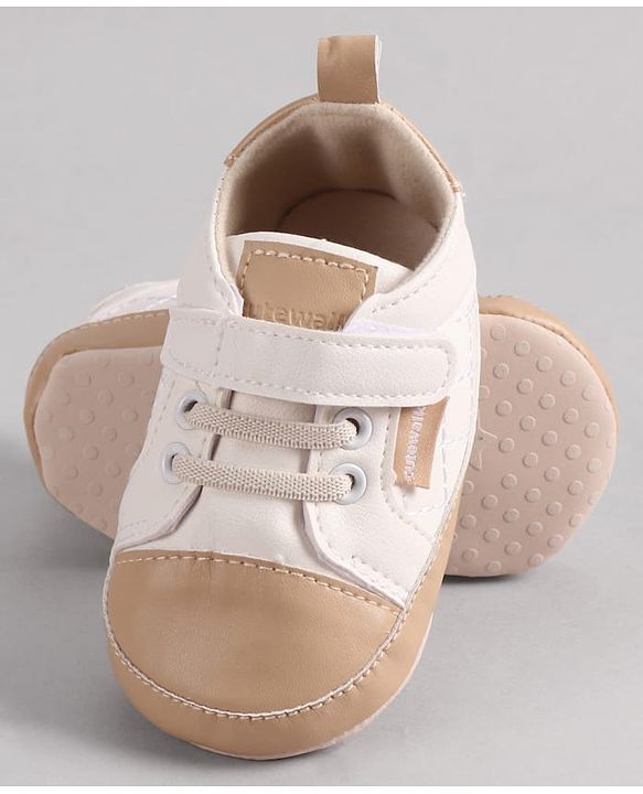 Cute Walk by Babyhug Velcro Closure Booties - Blue