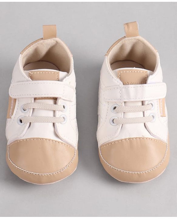 Cute Walk by Babyhug Velcro Closure Booties - Blue