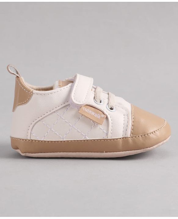 Cute Walk by Babyhug Velcro Closure Booties - Blue