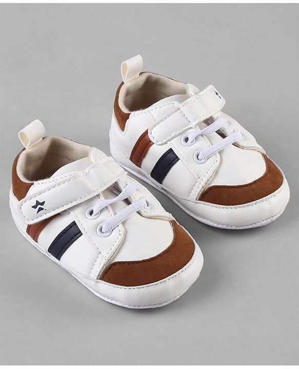Cute Walk by Babyhug Solid Booties With Velcro Closure - White