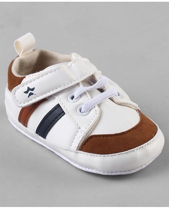 Cute Walk by Babyhug Solid Booties With Velcro Closure - White