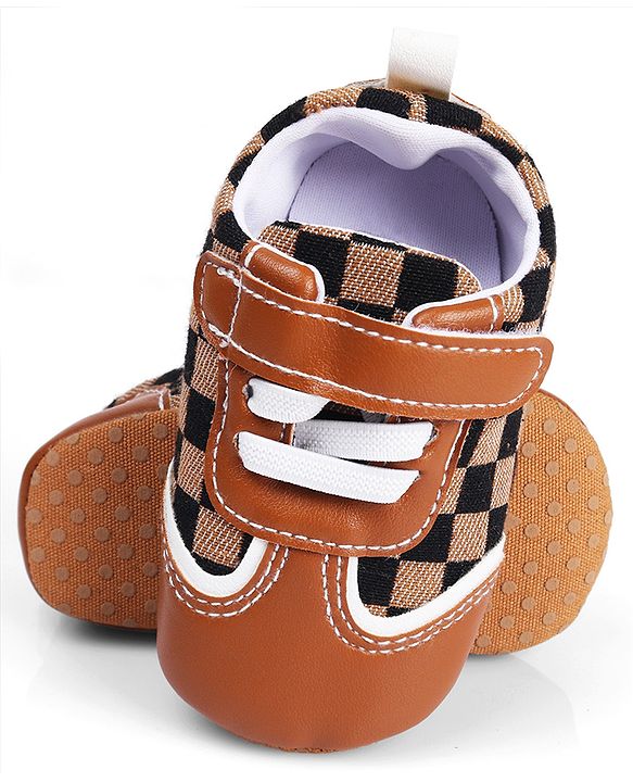 Cute Walk by Babyhug Booties With Velcro Closure & Checks Print - Brown