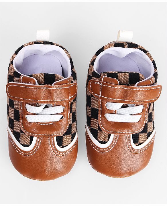 Cute Walk by Babyhug Booties With Velcro Closure & Checks Print - Brown