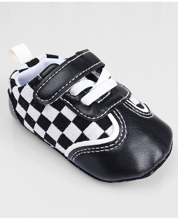 Cute Walk by Babyhug Booties With Velcro Closure & Checks Print - Brown
