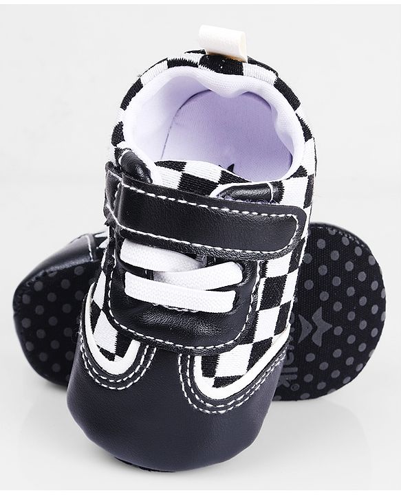 Cute Walk by Babyhug Booties With Velcro Closure & Checks Print - Brown