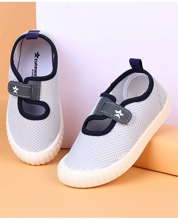 Cute Walk by Babyhug Velcro Closure Solid Casual Shoes - Grey