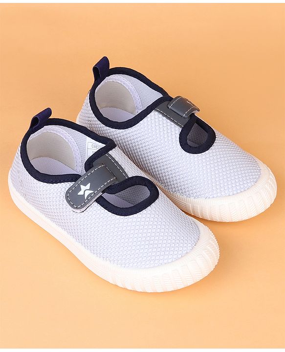 Cute Walk by Babyhug Velcro Closure Solid Casual Shoes - Grey