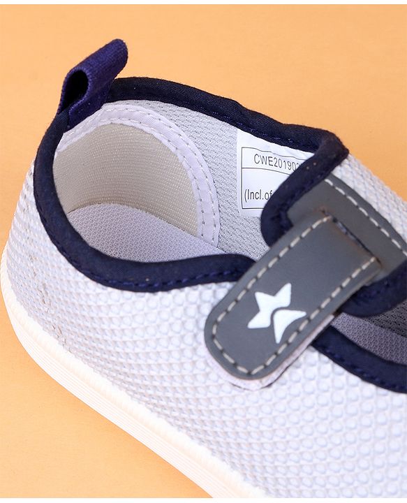 Cute Walk by Babyhug Velcro Closure Solid Casual Shoes - Grey