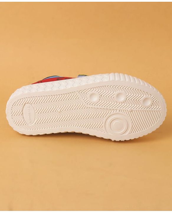 Cute Walk by Babyhug Casual Shoes with Velcro Closure And  Color Block Detailing - Black & Yellow