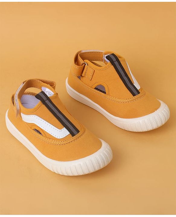 Cute Walk by Babyhug Casual Shoes with Velcro Closure And  Tape Detailing - Yellow