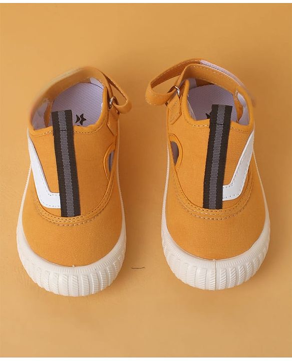 Cute Walk by Babyhug Casual Shoes with Velcro Closure And  Tape Detailing - Yellow