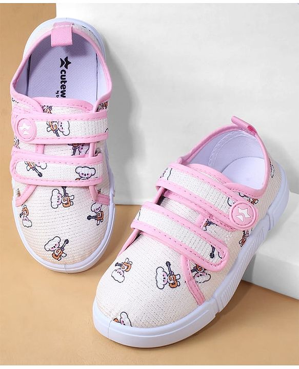 Cute Walk by Babyhug Casual Shoes with Velcro Closure & Teddy Print - Pink