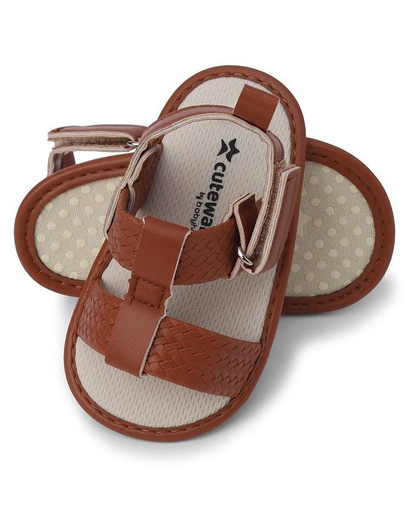 Cute Walk by Babyhug Velcro Closure Solid Booties - White