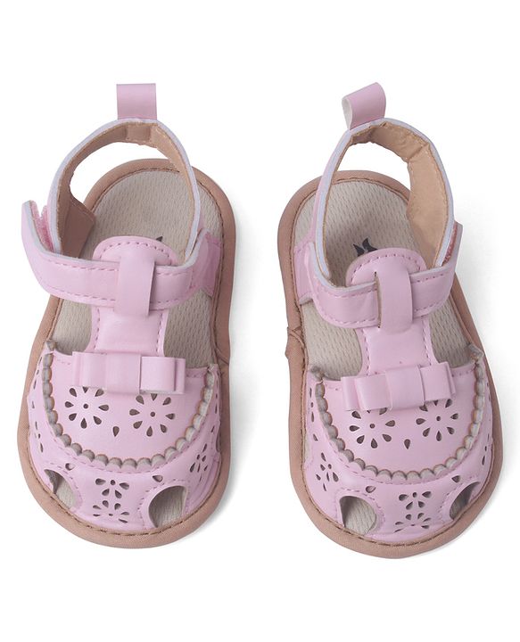 Cute Walk by Babyhug Velcro Closure Solid Booties - Pink