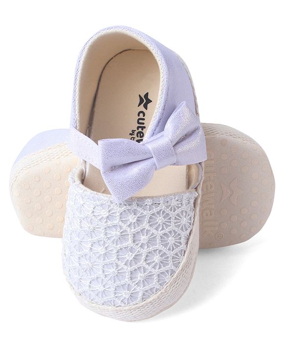 Cute Walk by Babyhug Booties With Bow Applique - White