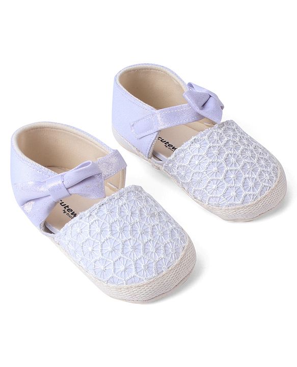 Cute Walk by Babyhug Booties With Bow Applique - White