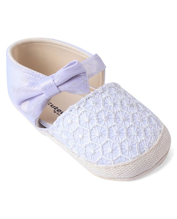 Cute Walk by Babyhug Booties With Bow Applique - White