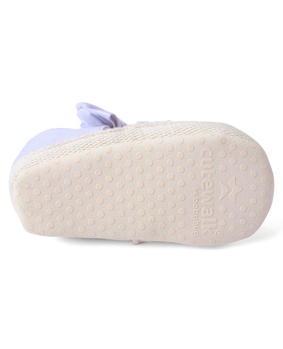 Cute Walk by Babyhug Booties With Bow Applique - White