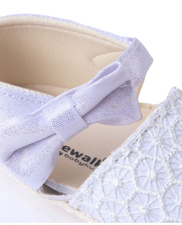 Cute Walk by Babyhug Booties With Bow Applique - White