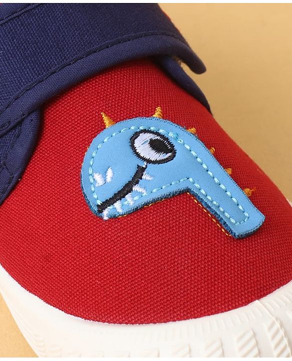 Cute Walk by Babyhug Casual Shoes with Velcro Closure & Dino Applique - Green