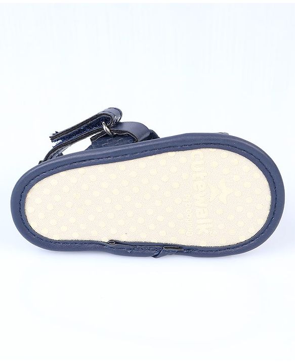 Cute Walk by Babyhug Velcro Closure Solid Booties - White
