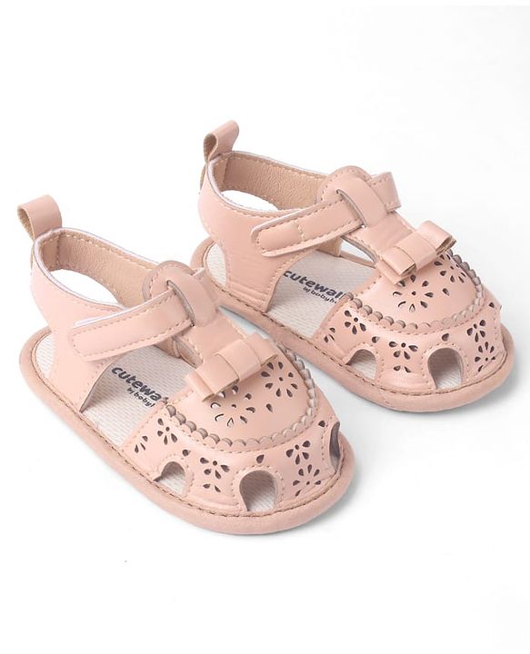 Cute Walk by Babyhug Velcro Closure Solid Booties - Pink