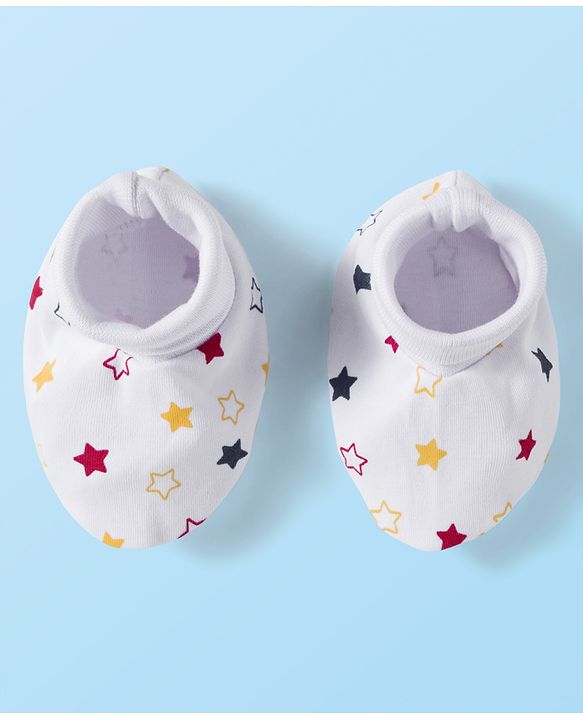 Babyhug 100% Cotton Interlock Knit Mittens & Booties Set With Star Print - White