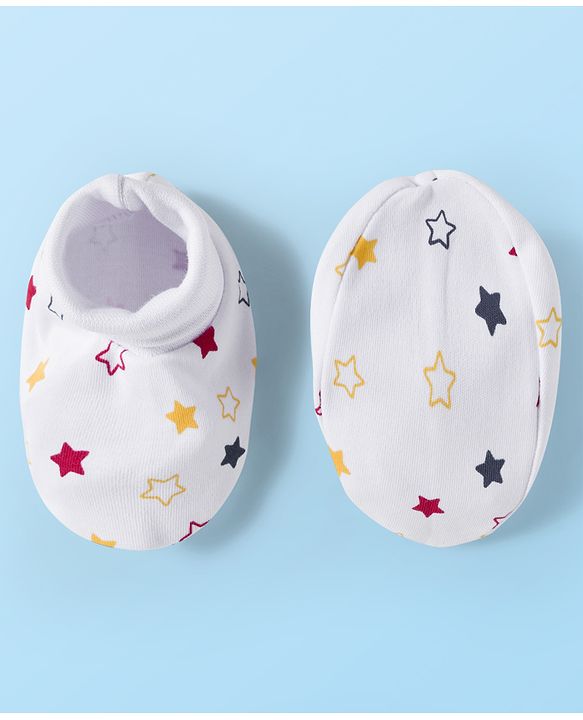 Babyhug 100% Cotton Interlock Knit Mittens & Booties Set With Star Print - White