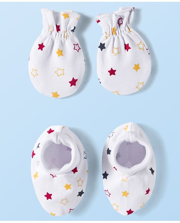 Babyhug 100% Cotton Interlock Knit Mittens & Booties Set With Star Print - White
