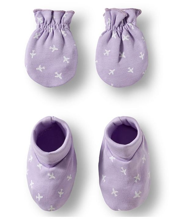 Babyhug 100% Cotton Knit Mittens & Booties Set with Airplane Print - Lavender