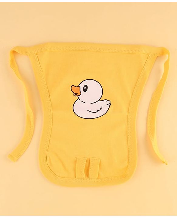 Babyhug Premium 100% Cotton Newborn Gift Set  11 Pcs Clothing Hamper Duck Print - Yellow| Jhabla, Bib, Wrapper, Mittens, Booties, 3 Wash cloths & 2 Nappies| Gift Set for New Born Boys & Girls
