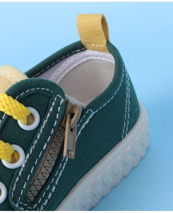 Cute Walk by Babyhug Casual Shoes with 3D Applique - Green