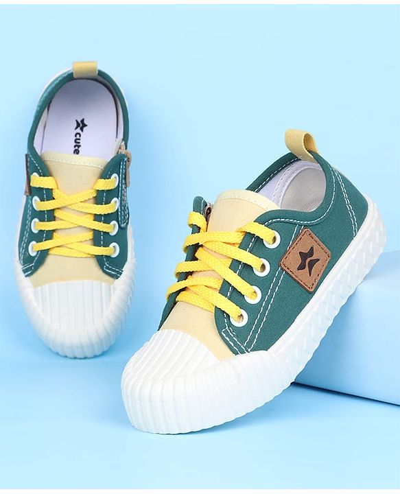 Cute Walk by Babyhug Casual Shoes with 3D Applique - Green