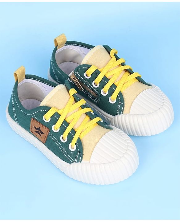 Cute Walk by Babyhug Casual Shoes with 3D Applique - Green