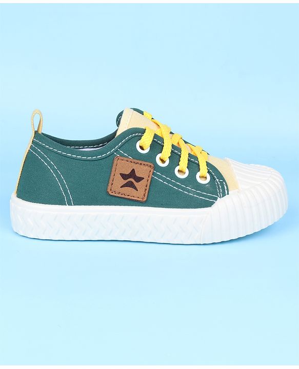 Cute Walk by Babyhug Casual Shoes with 3D Applique - Green