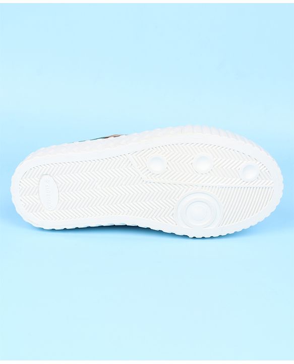 Cute Walk by Babyhug Casual Shoes with 3D Applique - Green