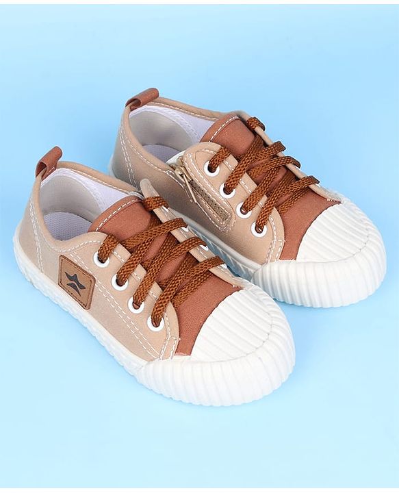 Cute Walk by Babyhug Casual Shoes with 3D Applique - Green