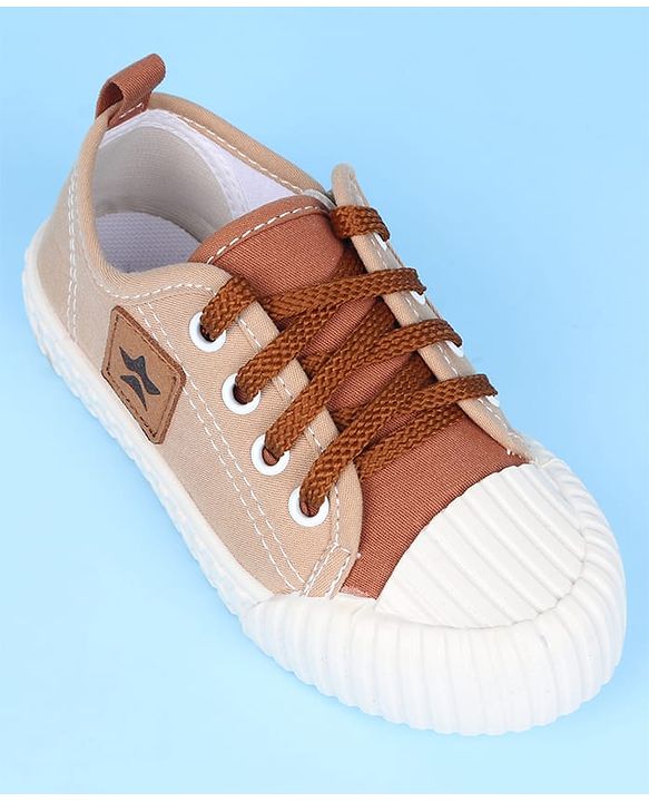 Cute Walk by Babyhug Casual Shoes with 3D Applique - Green