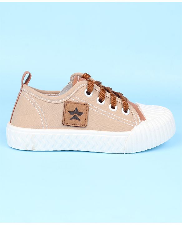 Cute Walk by Babyhug Casual Shoes with 3D Applique - Green