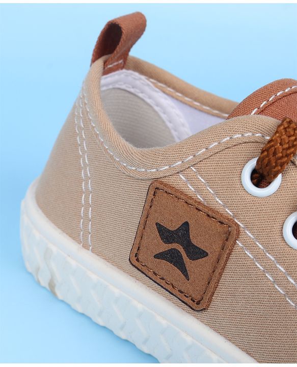 Cute Walk by Babyhug Casual Shoes with 3D Applique - Green