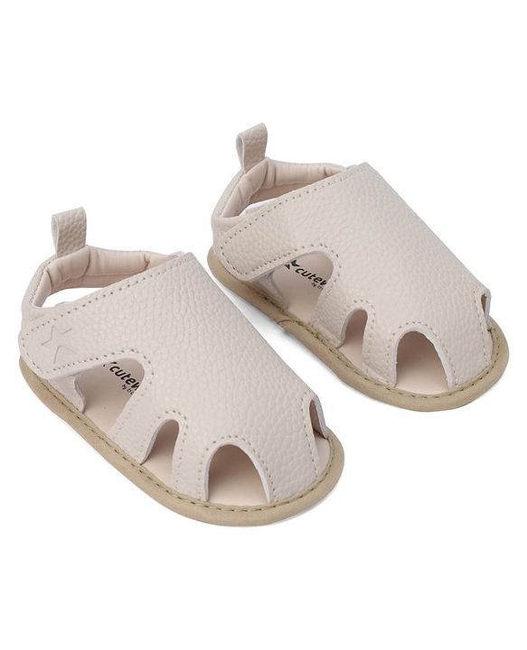 Cute Walk by Babyhug Solid Booties With Textured Design - White