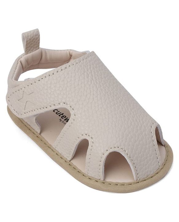 Cute Walk by Babyhug Solid Booties With Textured Design - White