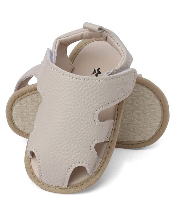 Cute Walk by Babyhug Solid Booties With Textured Design - White